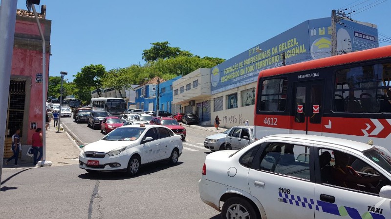 Eles seguiram em caminhada pelo Centro de Maceió