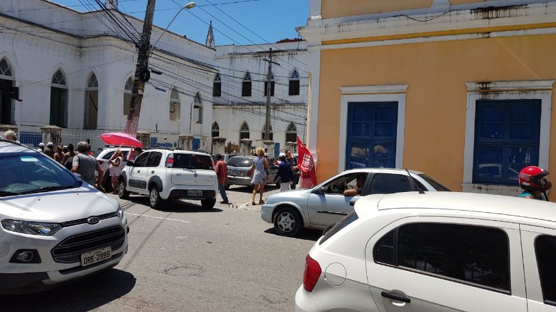 Eles seguiram em caminhada pelo Centro de Maceió