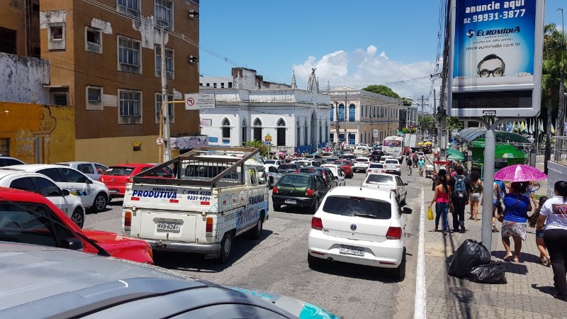 Eles seguiram em caminhada pelo Centro de Maceió