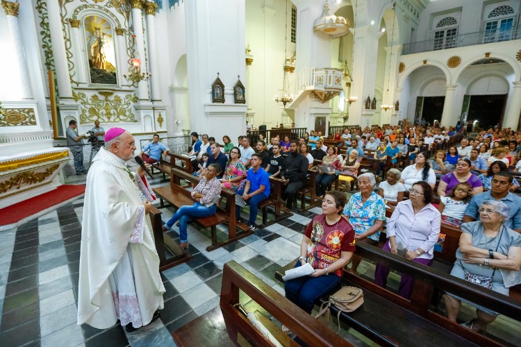 Missa de Lava Pés é celebrada pelo arcebispo de Maceió