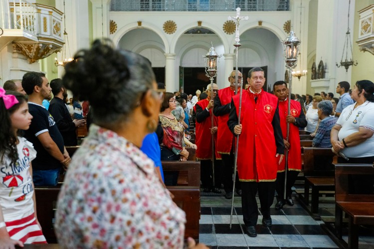 Missa de Lava Pés é celebrada pelo arcebispo de Maceió