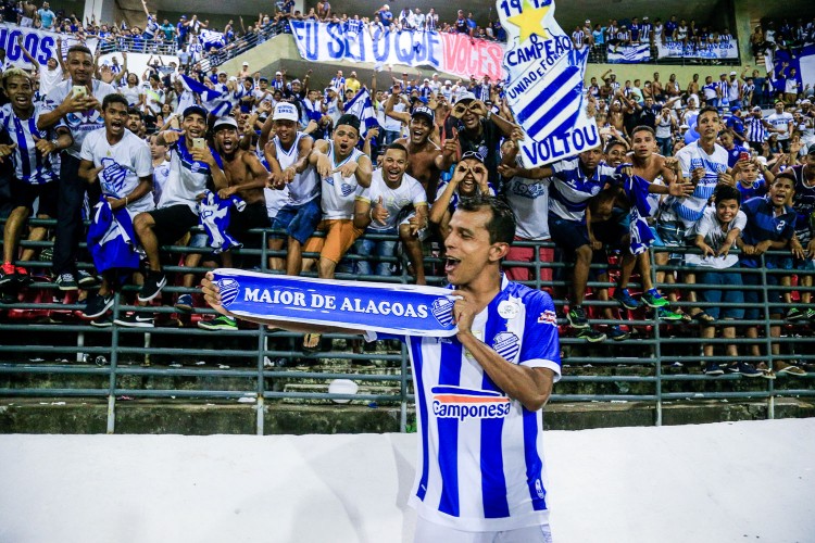 CSA venceu o CRB por 2x0 e levantou a taça pela 38ª vez