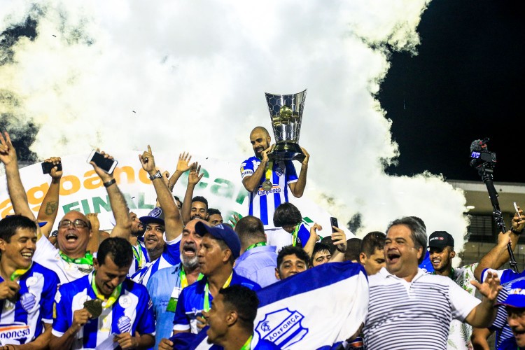 CSA venceu o CRB por 2x0 e levantou a taça pela 38ª vez