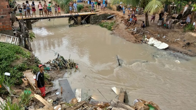 Fotos mostram a difícil situação enfrentada por moradores da região 