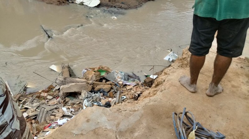 Fotos mostram a difícil situação enfrentada por moradores da região 