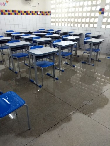 As aulas foram suspensas na manhã desta segunda-feira (23)