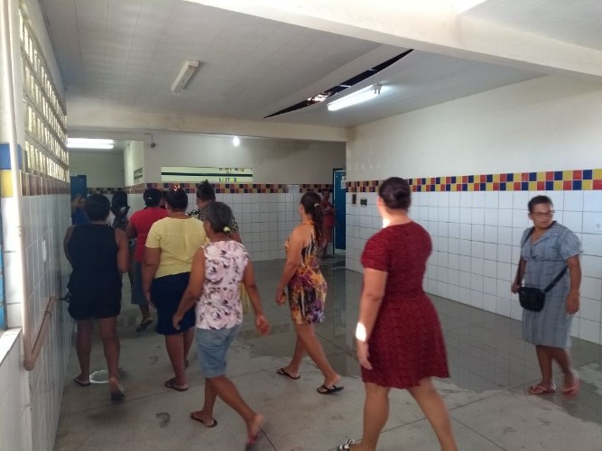 As aulas foram suspensas na manhã desta segunda-feira (23)
