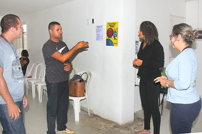 Surdos dialogam com ouvintes na sede da AAPPE