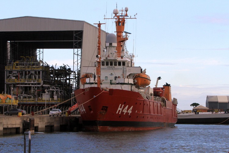 Navio da Marinha abre para visitação do público no Porto de Maceió