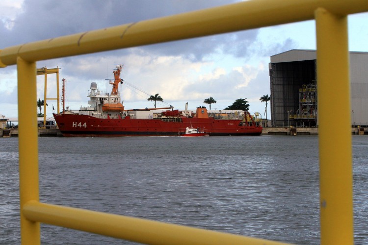 Navio da Marinha abre para visitação do público no Porto de Maceió