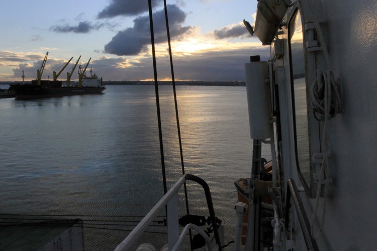 Navio da Marinha abre para visitação do público no Porto de Maceió
