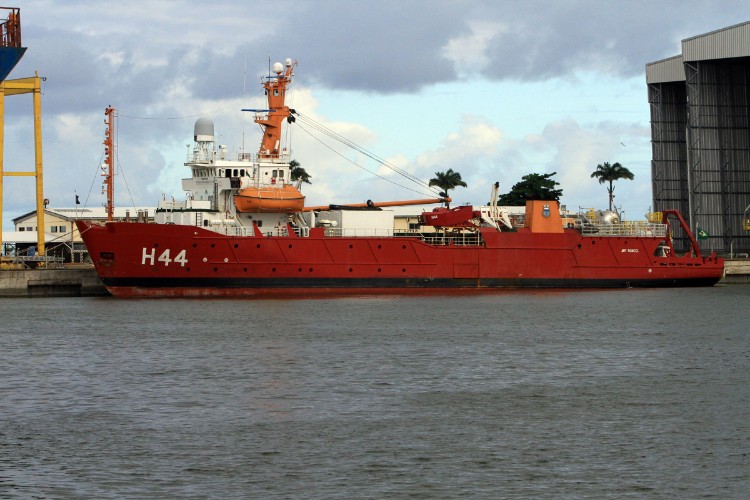 Navio da Marinha abre para visitação do público no Porto de Maceió