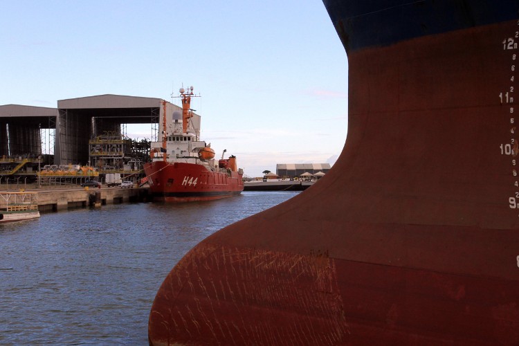 Navio da Marinha abre para visitação do público no Porto de Maceió