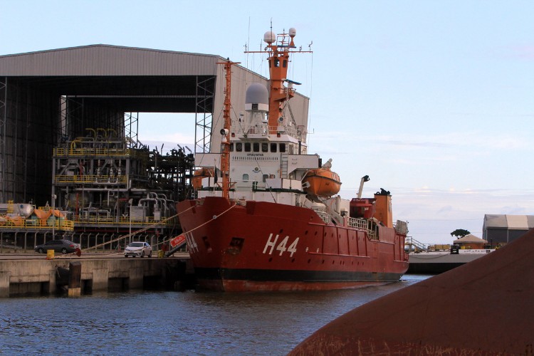Navio da Marinha abre para visitação do público no Porto de Maceió