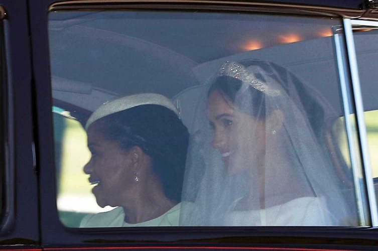William é o padrinho de seu irmão; George e Charlotte são pajem e daminha