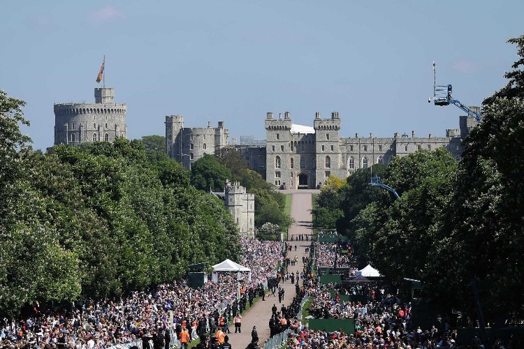 William é o padrinho de seu irmão; George e Charlotte são pajem e daminha