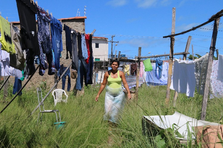 Trabalho é feito de maneira artesanal e sem o uso de maquinários