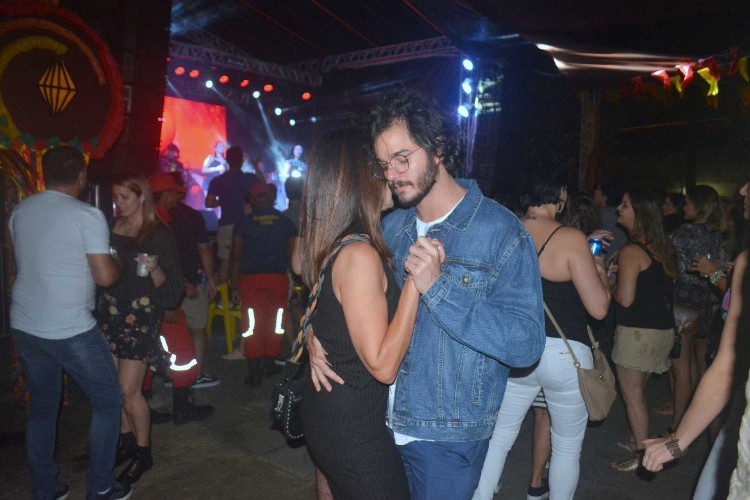 O casal foi ao "Forrobodó do Braz" em Recife