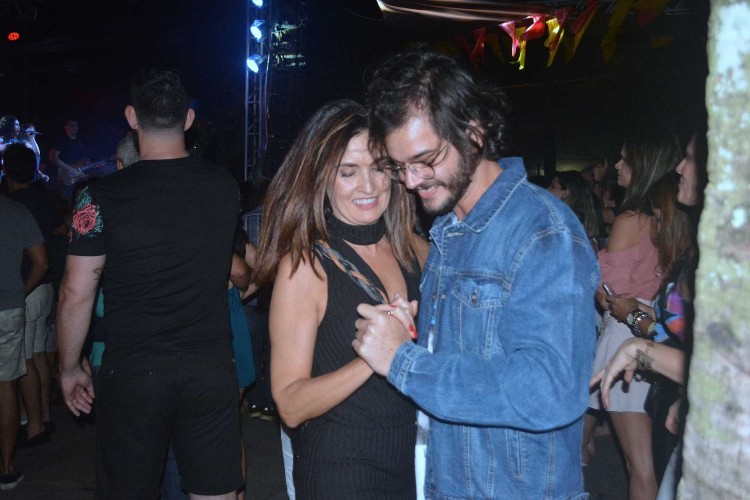 O casal foi ao "Forrobodó do Braz" em Recife