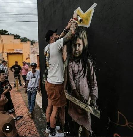 Artista plástico, ex BBB 18, Wagner faz intervenções em ruas do Acre