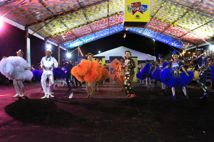 Primeira noite de apresentação das quadrilhas juninas animou o público no Jaraguá