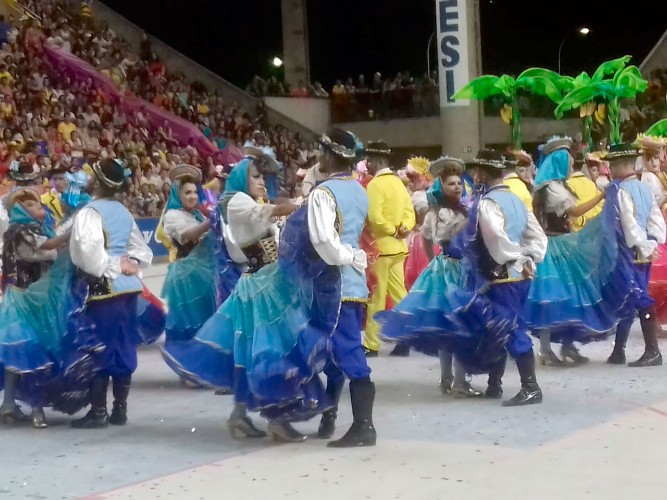 Quadrilha Luar do Sertão trouxe o tema Isto é Lá com Santo Antônio