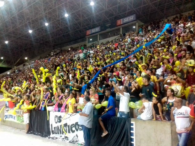 Torcida para a quadrilha Luar do Sertão