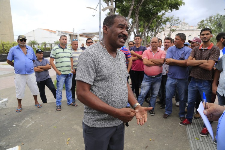 Taxistas pedem para atuarem como "Táxi Lotação" 