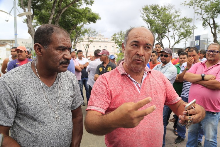 Taxistas pedem para atuarem como "Táxi Lotação" 