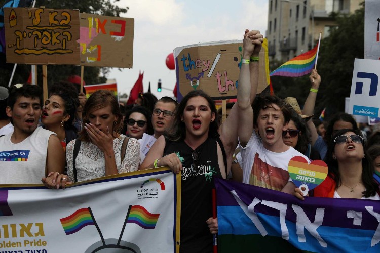 Parada Gay: judeus protestaram contra lei que impede gays de terem filhos