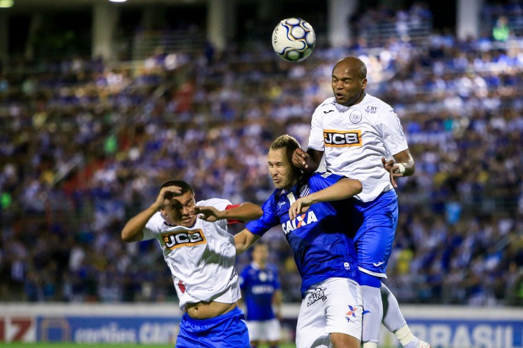 Confira imagens da partida no Estádio Rei Pelé