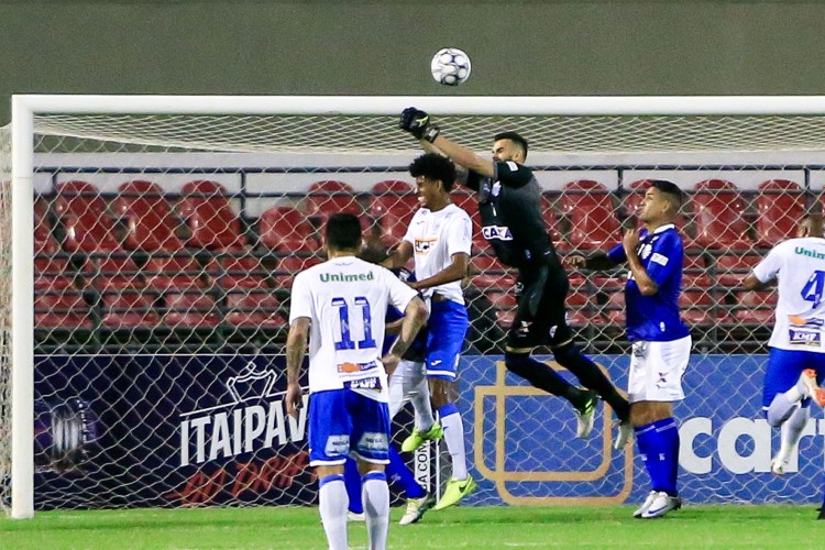 Confira imagens da partida no Estádio Rei Pelé
