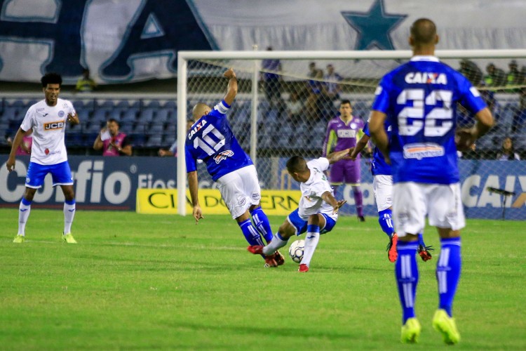 Confira imagens da partida no Estádio Rei Pelé
