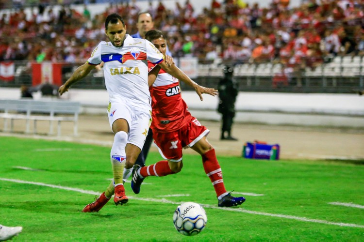 O CRB recebeu o líder da competição, o Fortaleza, no Estádio Rei Pelé