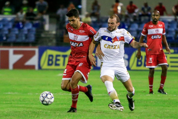 O CRB recebeu o líder da competição, o Fortaleza, no Estádio Rei Pelé