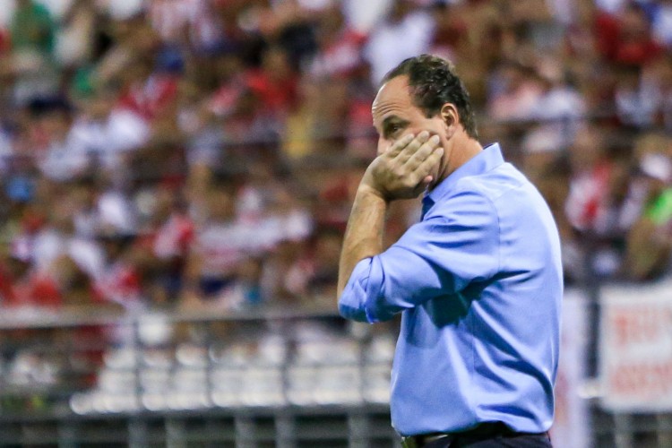 O CRB recebeu o líder da competição, o Fortaleza, no Estádio Rei Pelé