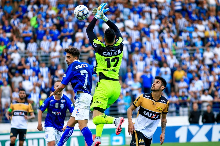 Com o apoio da torcida, Azulão fez bonito em campo