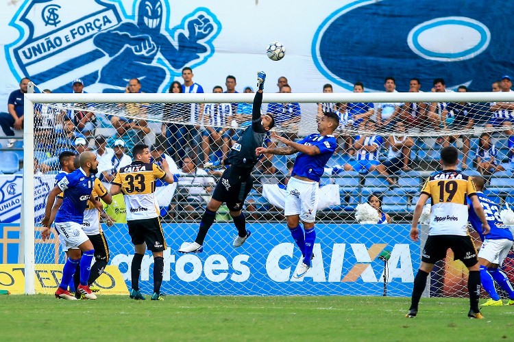 Com o apoio da torcida, Azulão fez bonito em campo