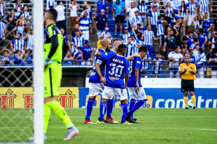 Com o apoio da torcida, Azulão fez bonito em campo