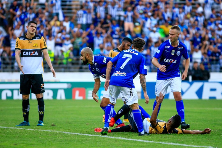 Com o apoio da torcida, Azulão fez bonito em campo