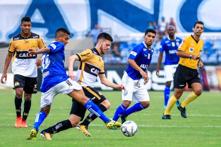 Com o apoio da torcida, Azulão fez bonito em campo
