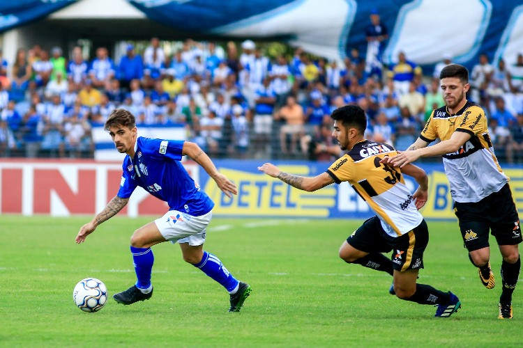 Com o apoio da torcida, Azulão fez bonito em campo