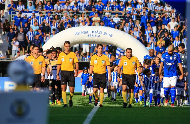 Com o apoio da torcida, Azulão fez bonito em campo