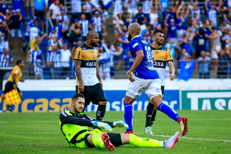 Com o apoio da torcida, Azulão fez bonito em campo