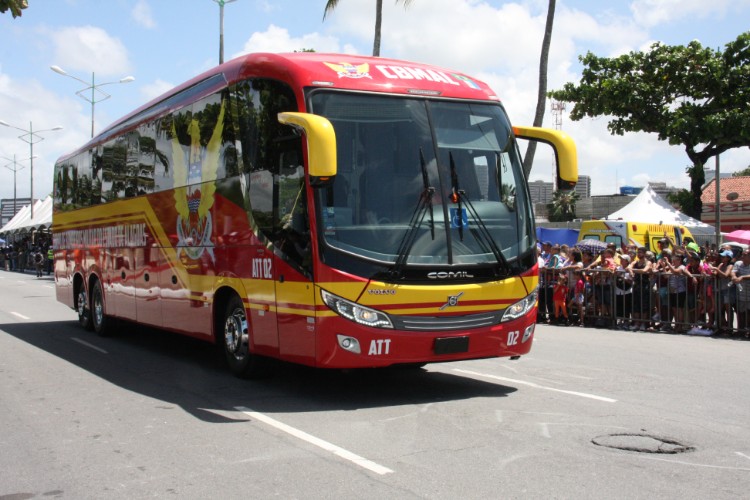 Desfile contou com honras civis e militares próximo ao Memorial à República, no Jaraguá