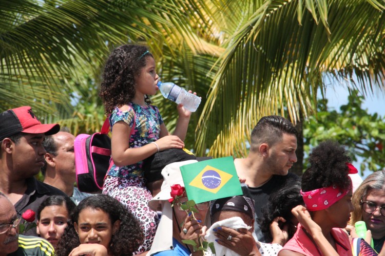 Desfile contou com honras civis e militares próximo ao Memorial à República, no Jaraguá