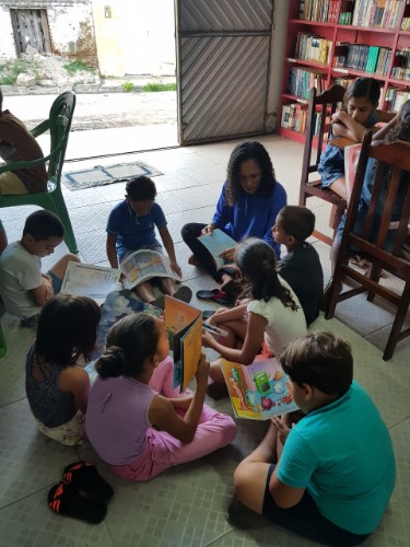 Professor cria projeto de incentivo à leitura e transforma realidade do Sertão