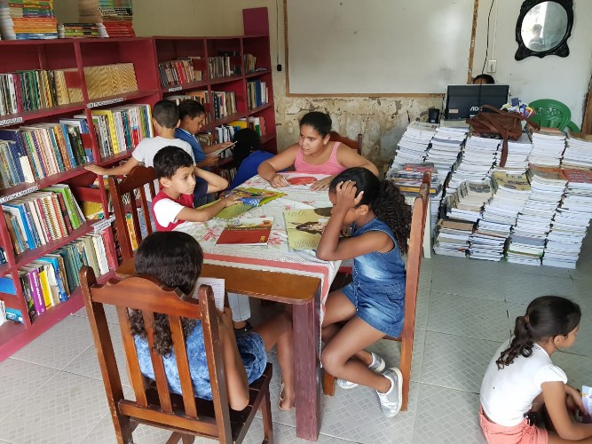 Professor cria projeto de incentivo à leitura e transforma realidade do Sertão