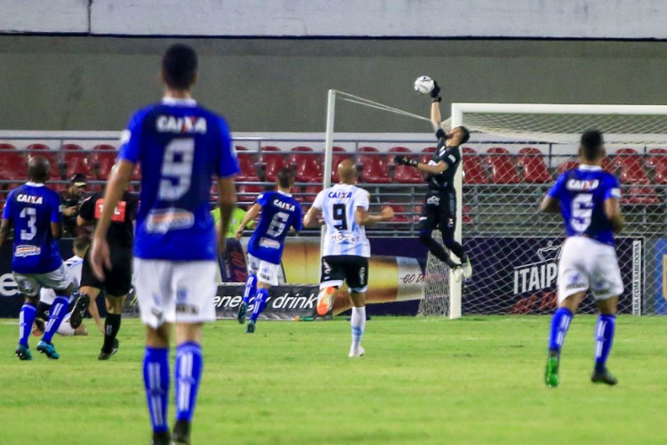 Confira imagens da partida no Estádio Rei Pelé