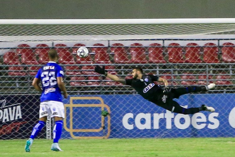 Confira imagens da partida no Estádio Rei Pelé